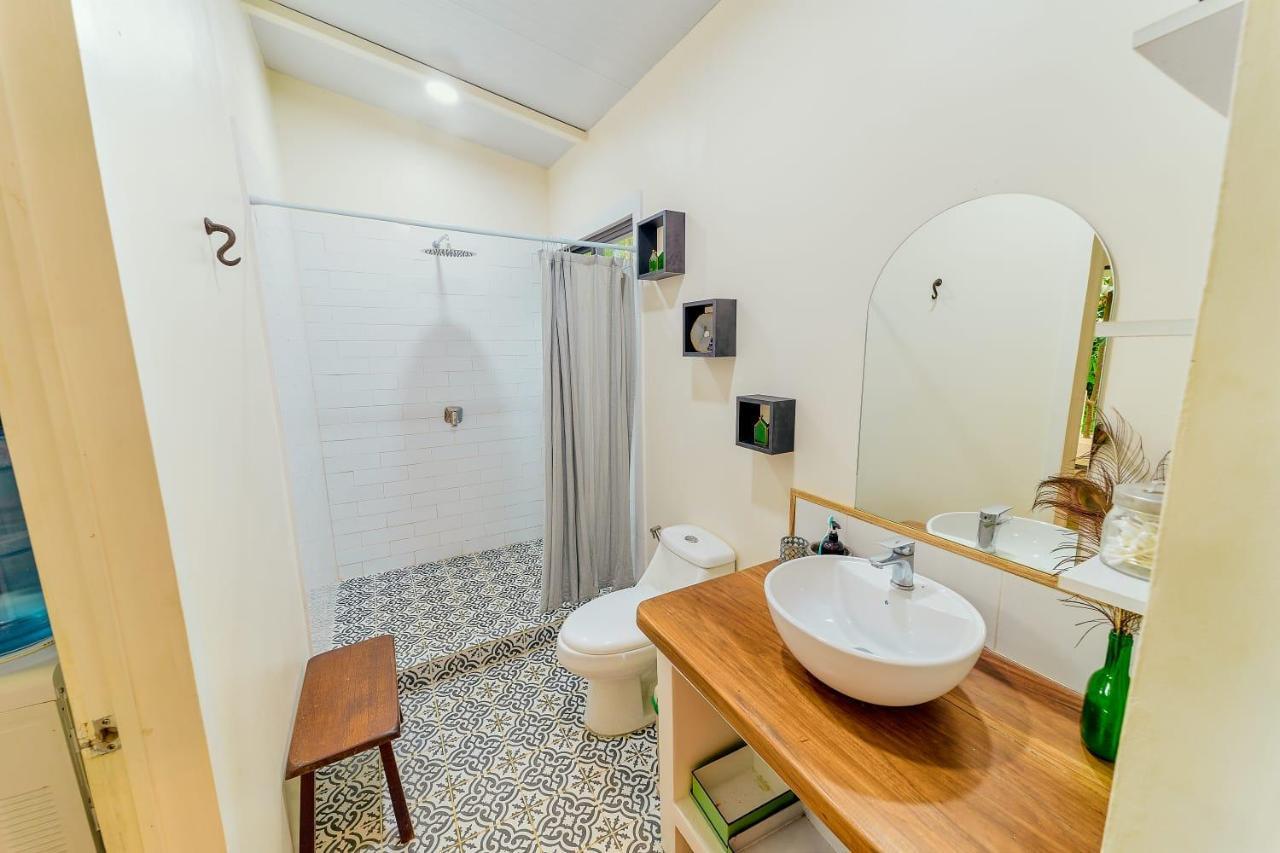 Casa Theia - Comfort Cabin, Caribbean Jungle Beach Villa Puerto Viejo de Talamanca ภายนอก รูปภาพ